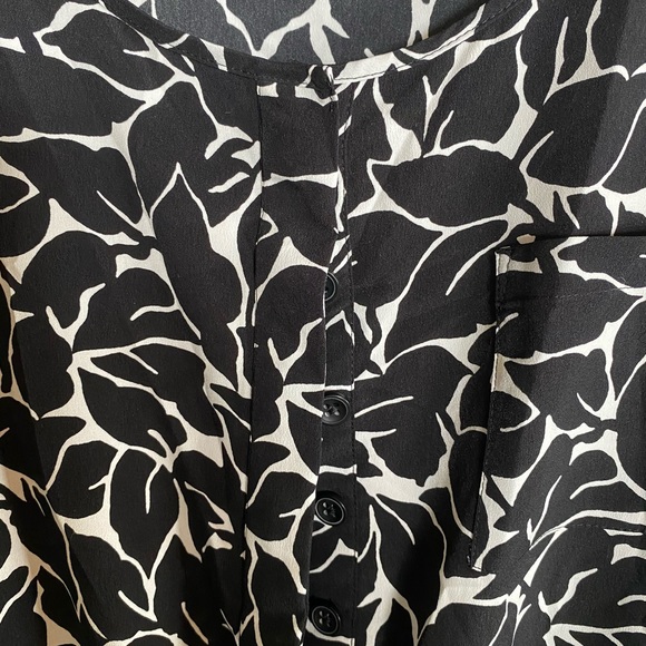 Banana Republic button up romper - Picture 3 of 3